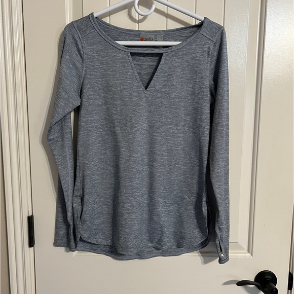 Zella Grey Keyhole Long Sleeve Tee Thumb Hole Sleeves EUC Size Small - Picture 1 of 6